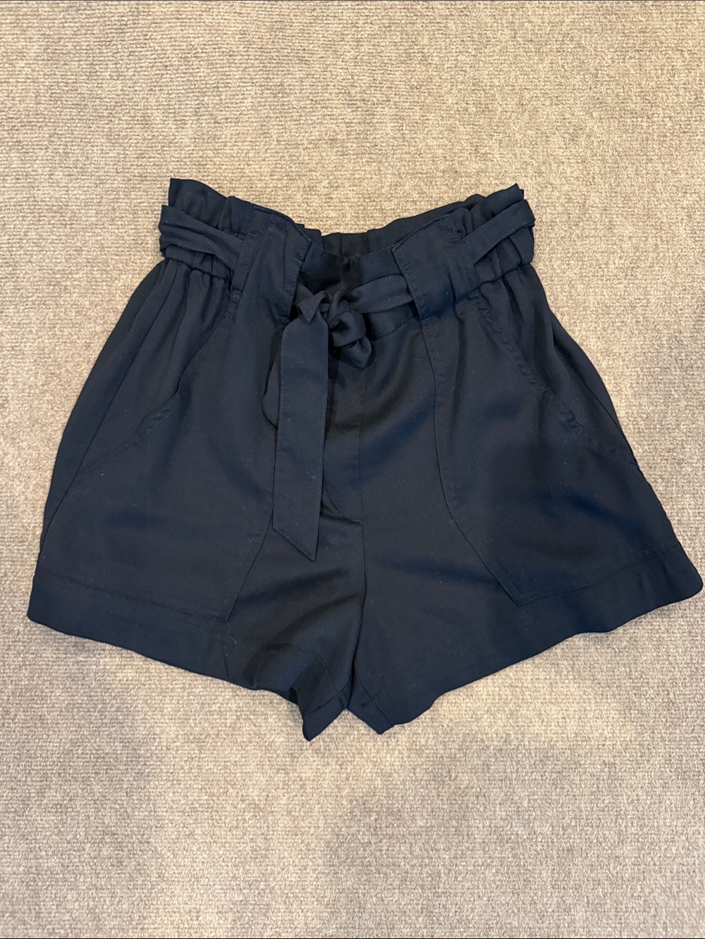 EUC H&M High-Waist Paperbag Shorts with Tie Belt - Black